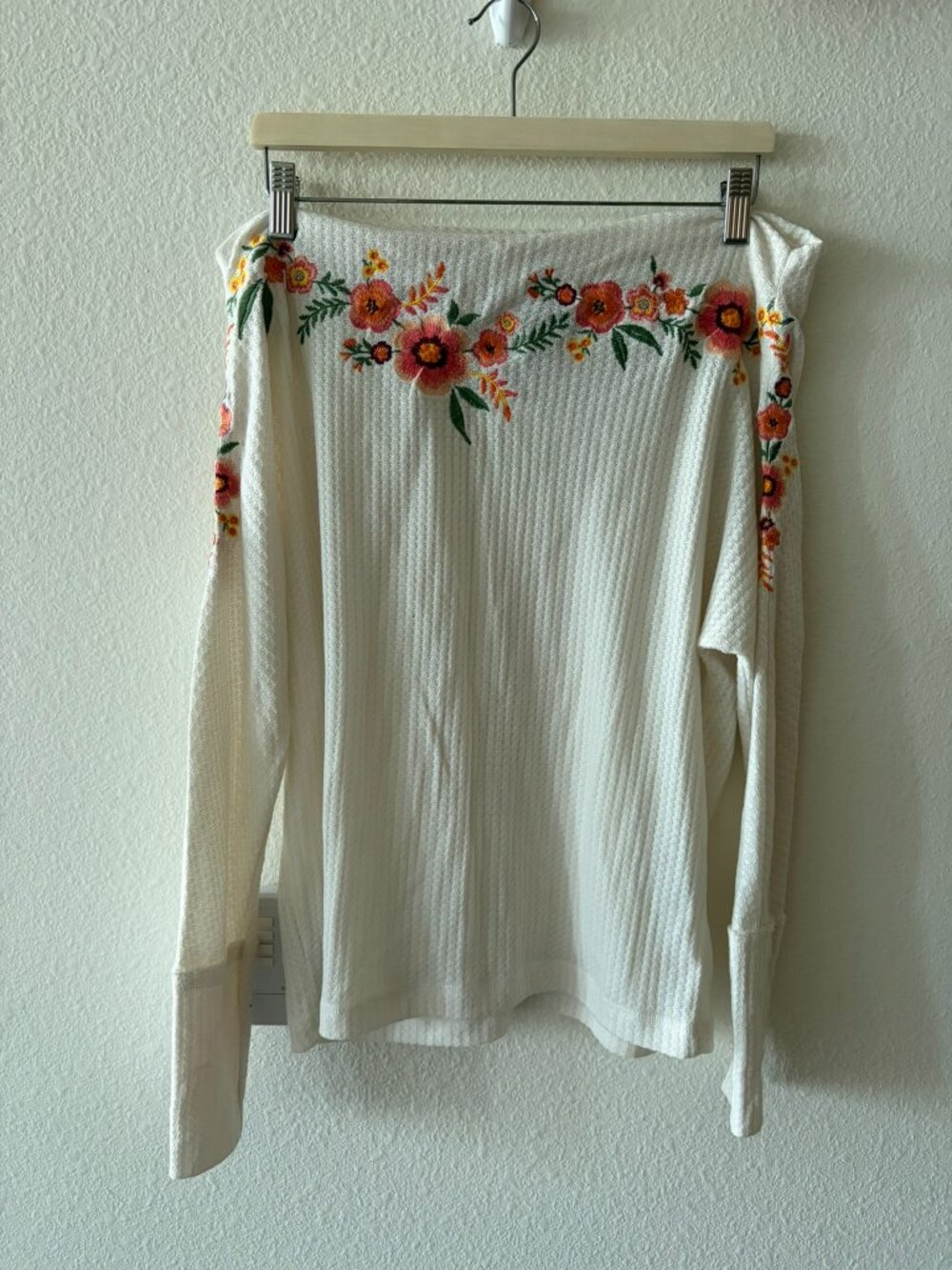 Forever 21 Ivory Embroidered Floral Waffle-Knit Top — Size Small